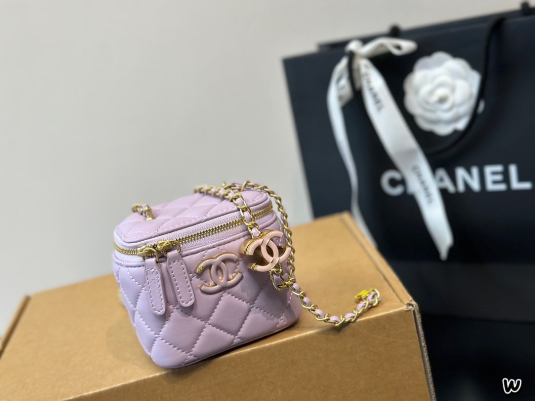 Chanel White Quilted Enamel Lock Box Bag with Gold Chain view