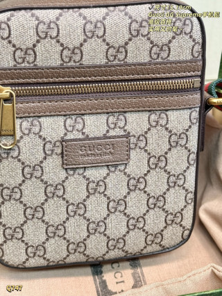 Gucci GG Supreme Beige Canvas Phone Bag with Web Strap view 5