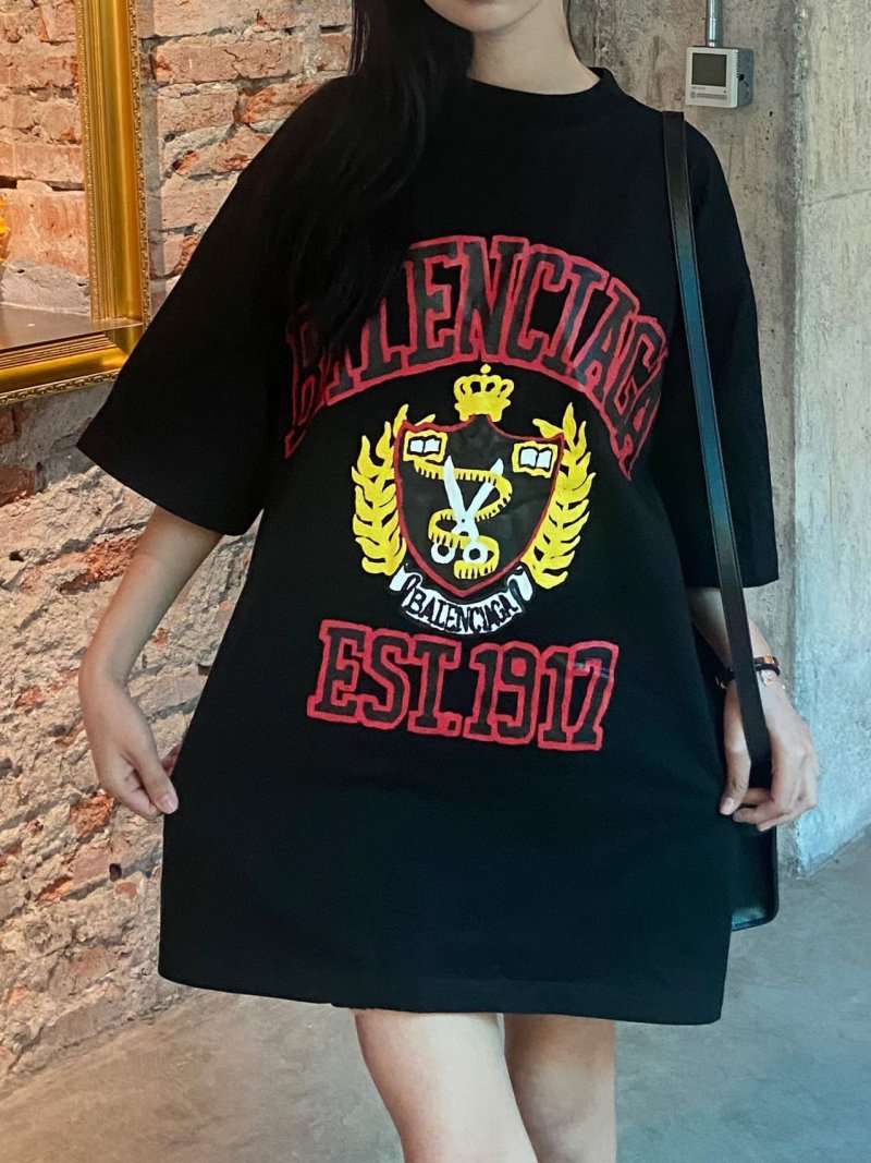 Balenciaga Est.1917 Crown Logo Black T-Shirt view