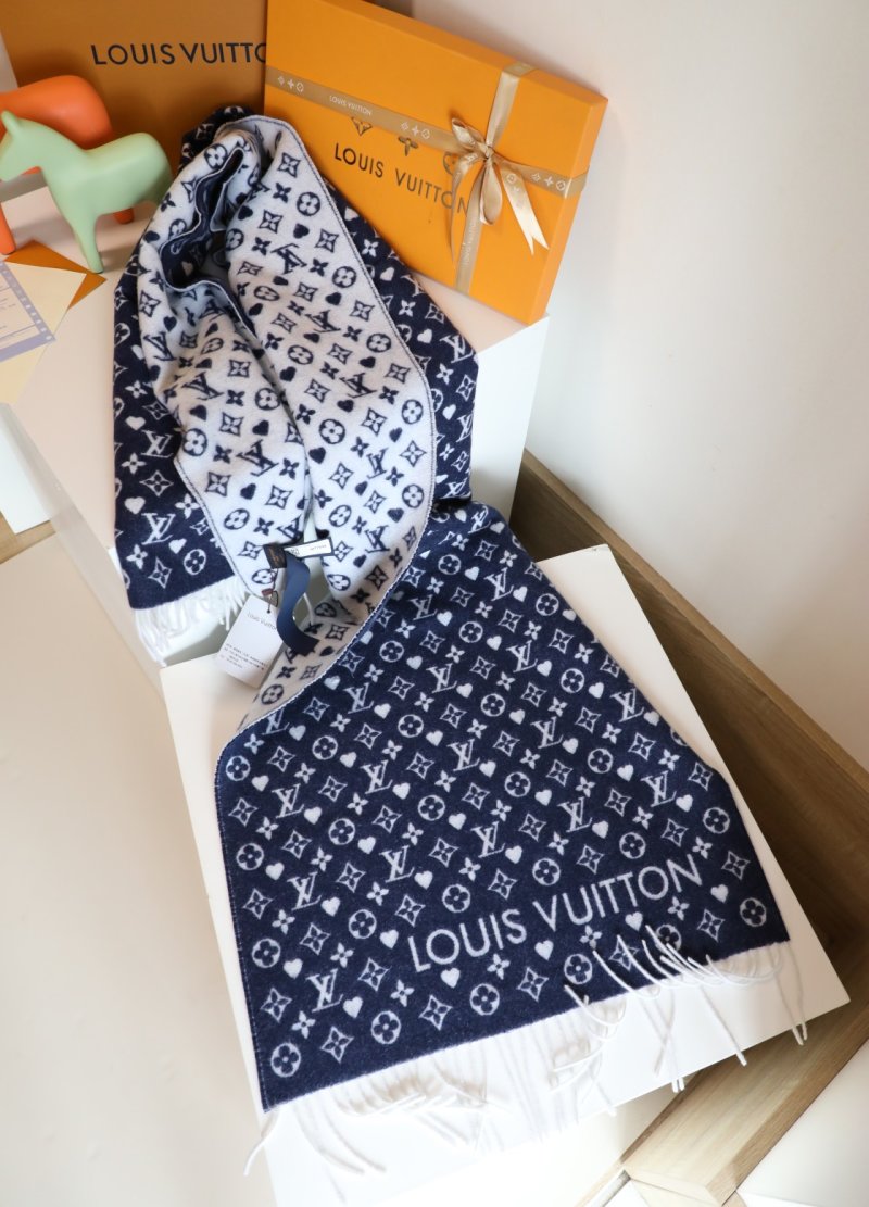 Louis Vuitton Monogram Heart Fringe Scarf Navy view