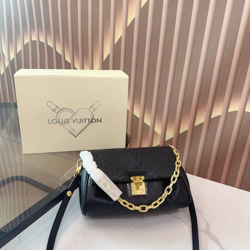 Louis Vuitton Favorite Chain Bag Black view