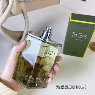 Hermès H24 Herbes Vives Eau de Parfum 100ml view 4