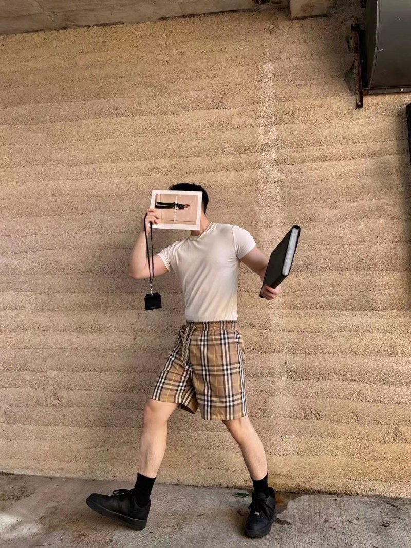 Burberry Check Shorts Beige & Navy view