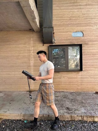 Burberry Check Shorts Beige & Navy view 6
