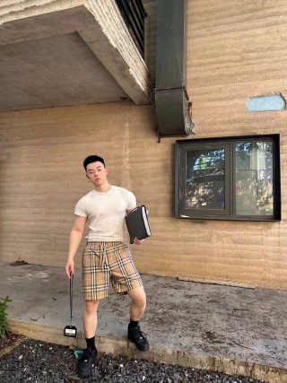 Burberry Check Shorts Beige & Navy view 7