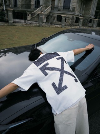 Off-White Arrow Logo White T-Shirt view 2