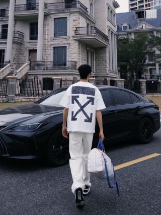 Off-White Arrow Logo White T-Shirt view 5