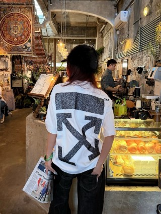 Off-White Arrow Logo White T-Shirt view 8