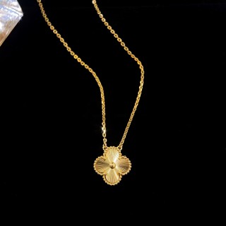 Van Cleef & Arpels Alhambra Gold Four-Leaf Clover Pendant Necklace