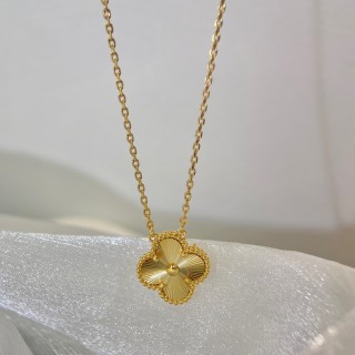 Van Cleef & Arpels Alhambra Gold Four-Leaf Clover Pendant Necklace view 3