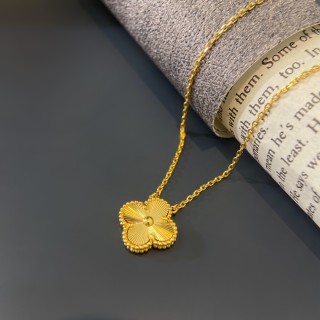 Van Cleef & Arpels Alhambra Gold Four-Leaf Clover Pendant Necklace view 5