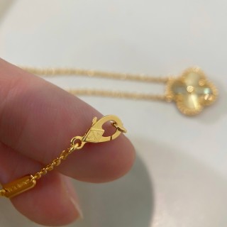 Van Cleef & Arpels Alhambra Gold Four-Leaf Clover Pendant Necklace view 8