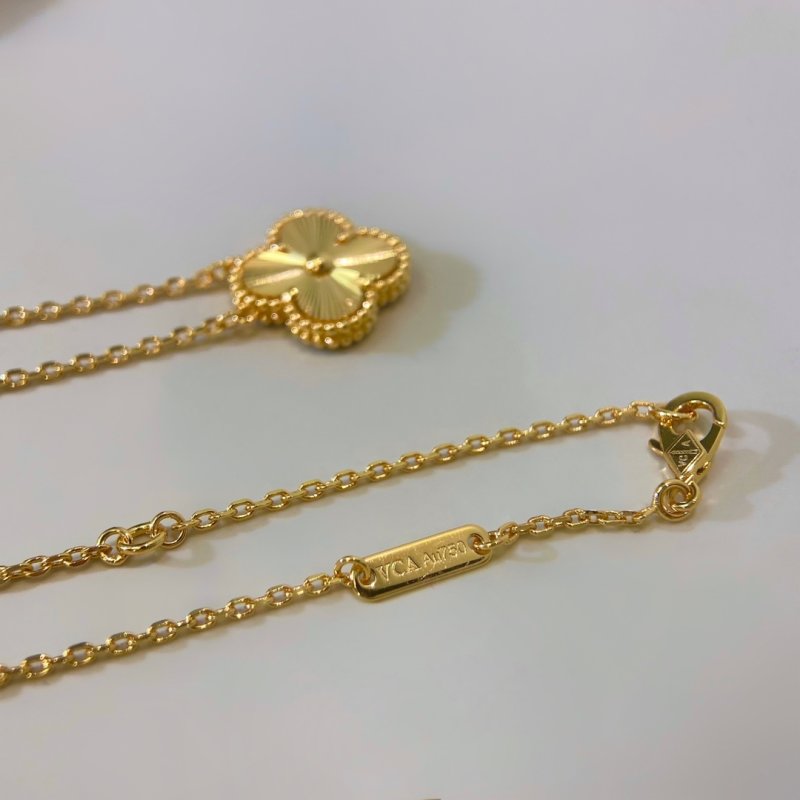 Van Cleef & Arpels Alhambra Gold Four-Leaf Clover Pendant Necklace view