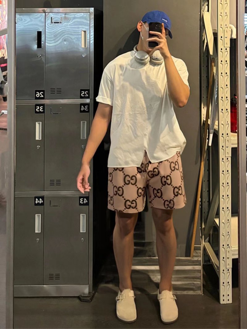 Gucci GG Monogram Beige Shorts view