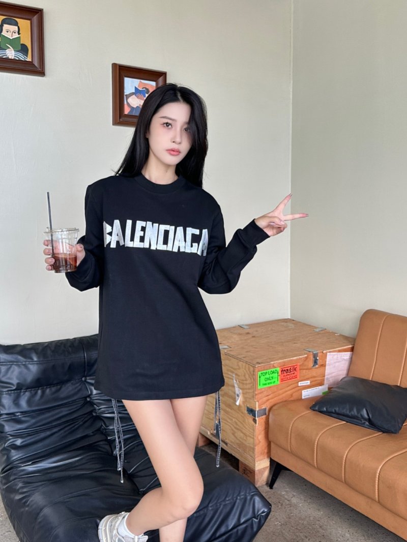 Balenciaga Black Logo Long Sleeve T-Shirt