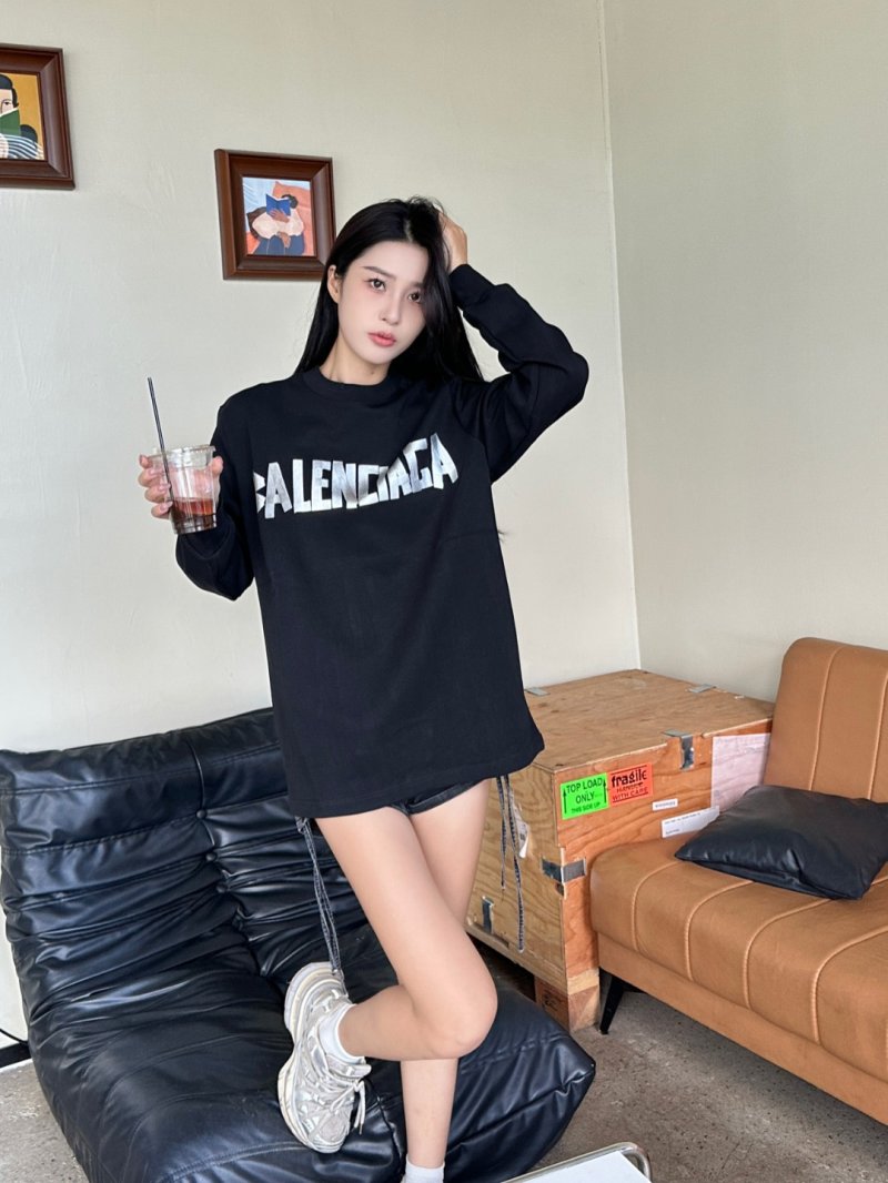 Balenciaga Black Logo Long Sleeve T-Shirt view