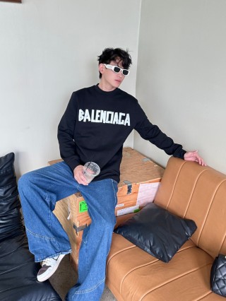 Balenciaga Black Logo Long Sleeve T-Shirt view 7