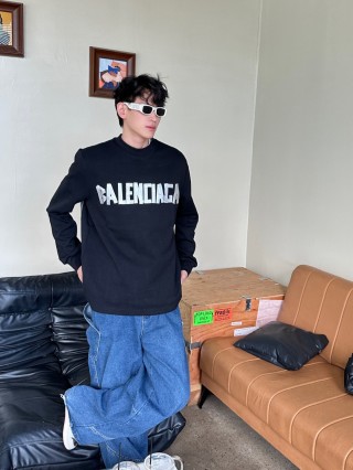 Balenciaga Black Logo Long Sleeve T-Shirt view 8