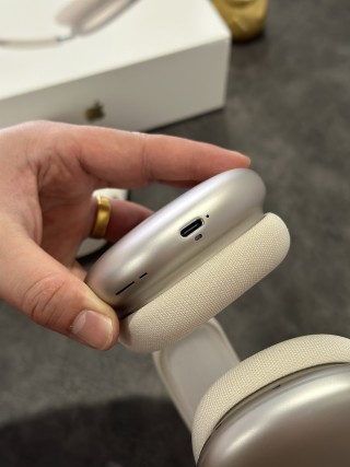 Apple AirPods Pro Max Starlight 1:1 UA Replica view 13