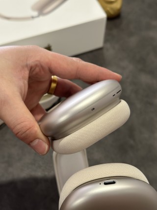 Apple AirPods Pro Max Starlight 1:1 UA Replica view 14