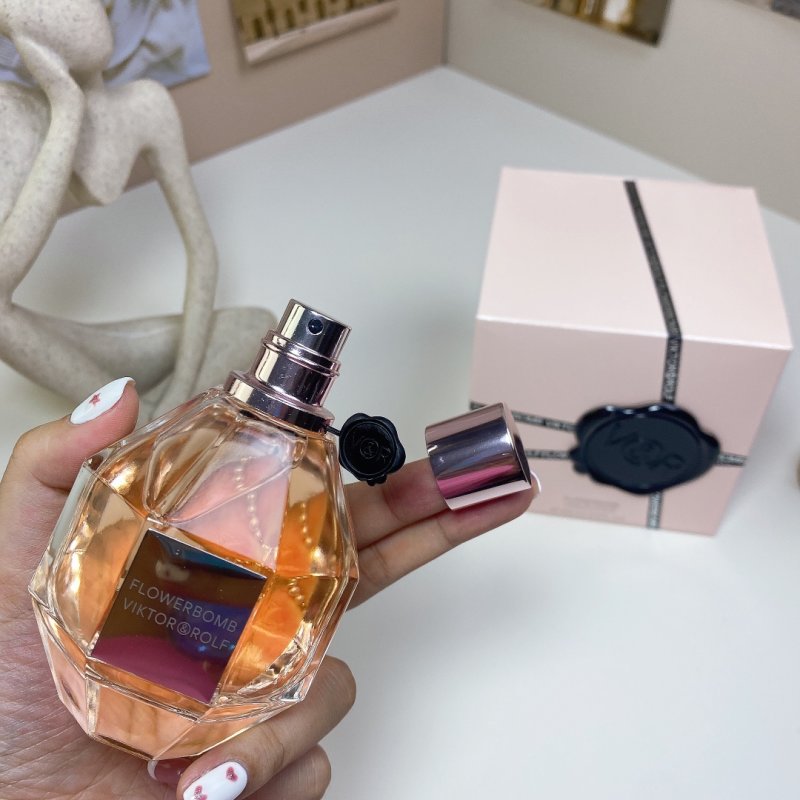 Viktor & Rolf Flowerbomb 100ml Eau de Parfum view