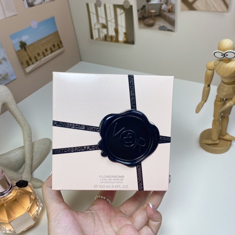 Viktor & Rolf Flowerbomb 100ml Eau de Parfum view