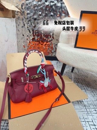 Hermès Birkin 30 Tan Leather Handbag view 2