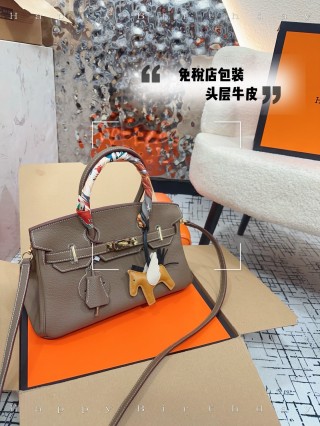 Hermès Birkin 30 Tan Leather Handbag view 3