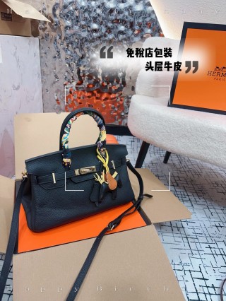 Hermès Birkin 30 Tan Leather Handbag view 6