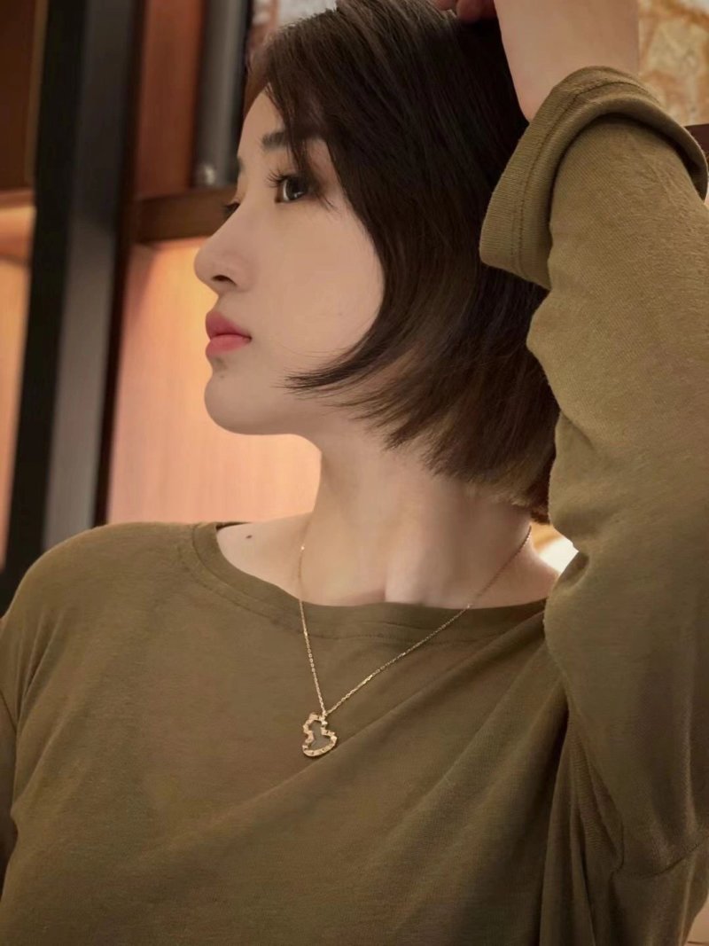 Pyramid Stud Pendant Necklace - Silver