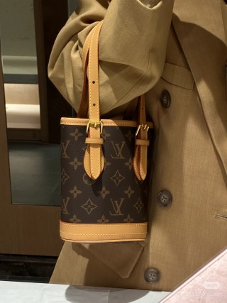 Louis Vuitton Monogram Canvas Tote Bag Tan view 2