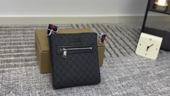 Gucci GG Supreme Black Crossbody Messenger Bag
