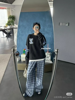 Charcoal Knit Sweater with Blue Graphic Print view 9