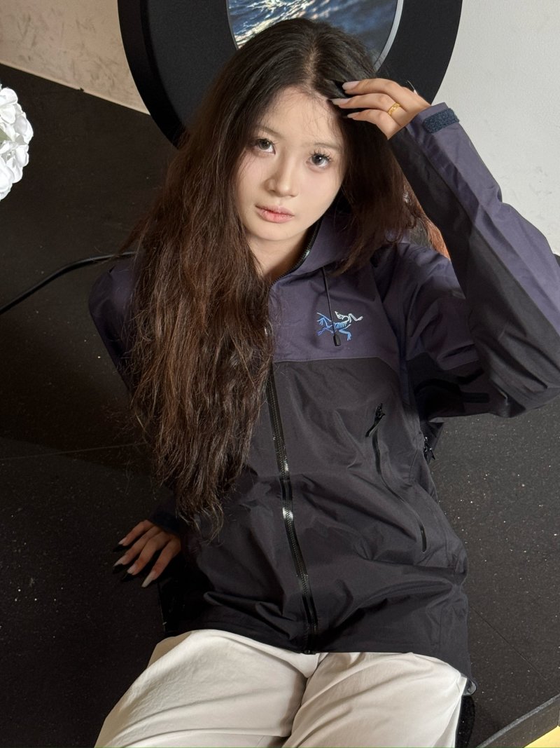 Arc'teryx Black Windbreaker Jacket Women