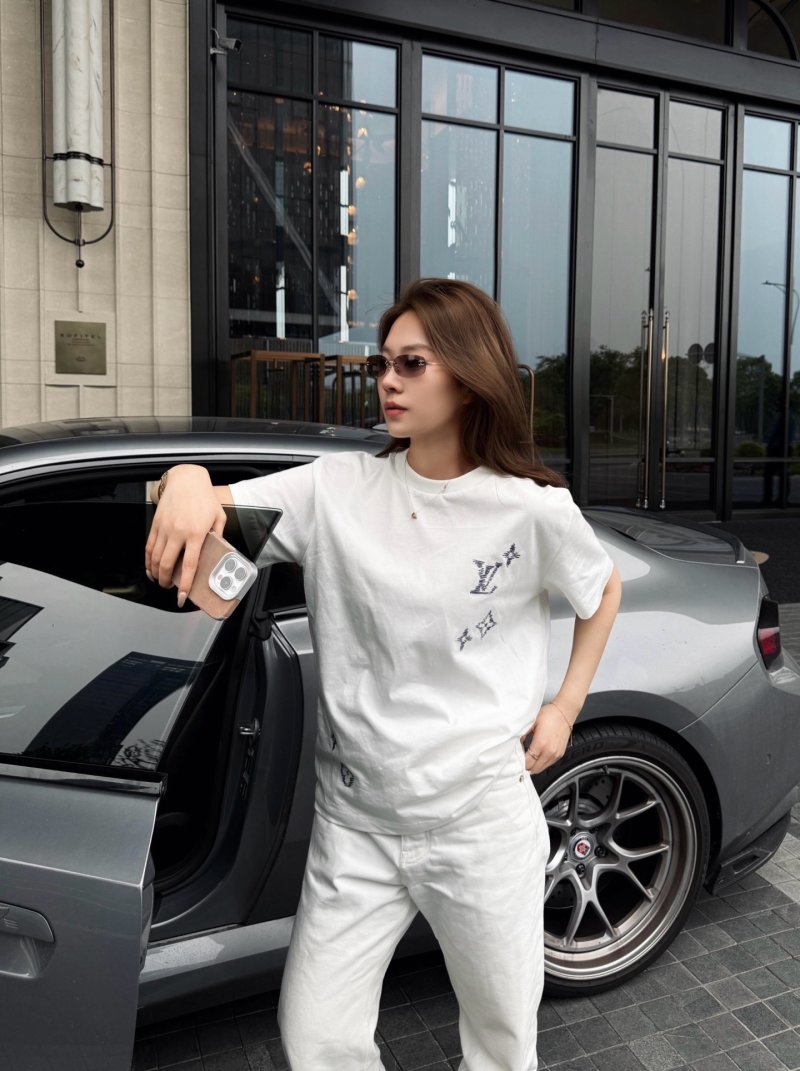 Louis Vuitton Monogram Cream Short Sleeve T-Shirt view