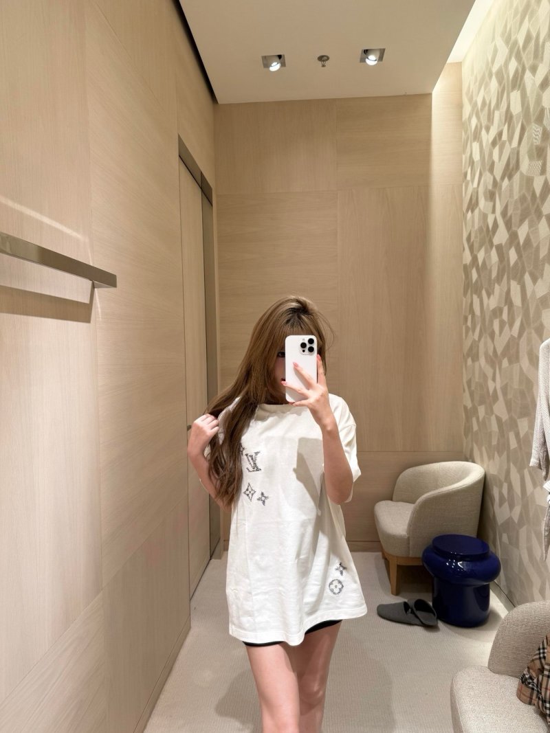 Louis Vuitton Monogram Cream Short Sleeve T-Shirt view