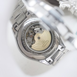 Omega De Ville Two-Tone Business Watch 42mm view 9