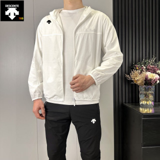 Descente UPF50+ Hooded Windbreaker Jacket - White
