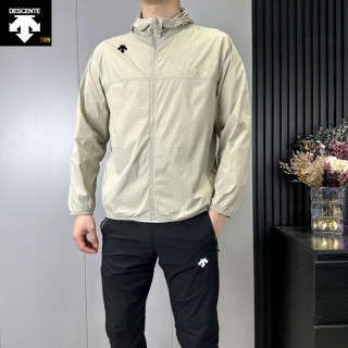 Descente UPF50+ Hooded Windbreaker Jacket - White view 4