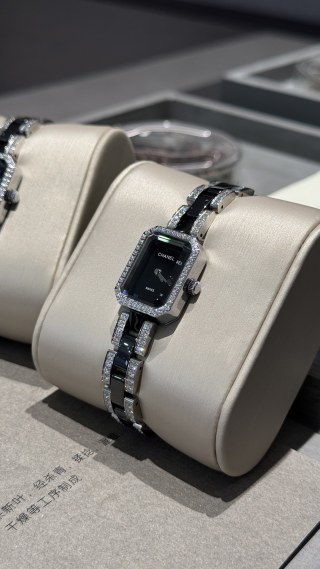 Chanel Première Ceramic Black & White Diamond Watch view 2