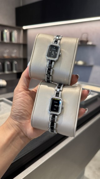 Chanel Première Ceramic Black & White Diamond Watch view 5