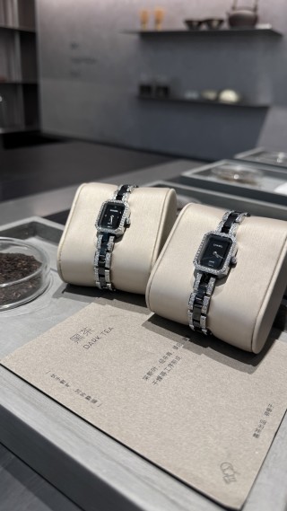 Chanel Première Ceramic Black & White Diamond Watch view 7
