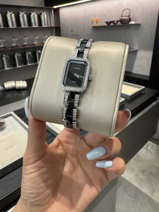 Chanel Première Ceramic Black & White Diamond Watch view 8