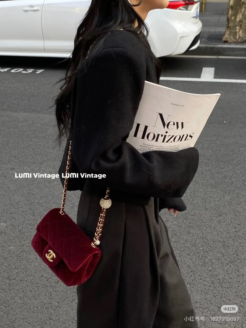 Velvet Pearl Ball Chain Shoulder Bag - Burgundy