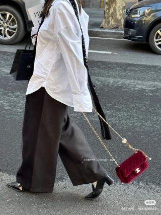 Velvet Pearl Ball Chain Shoulder Bag - Burgundy view 3