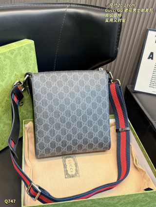 Gucci GG Supreme Canvas Crossbody Bag Black view 4