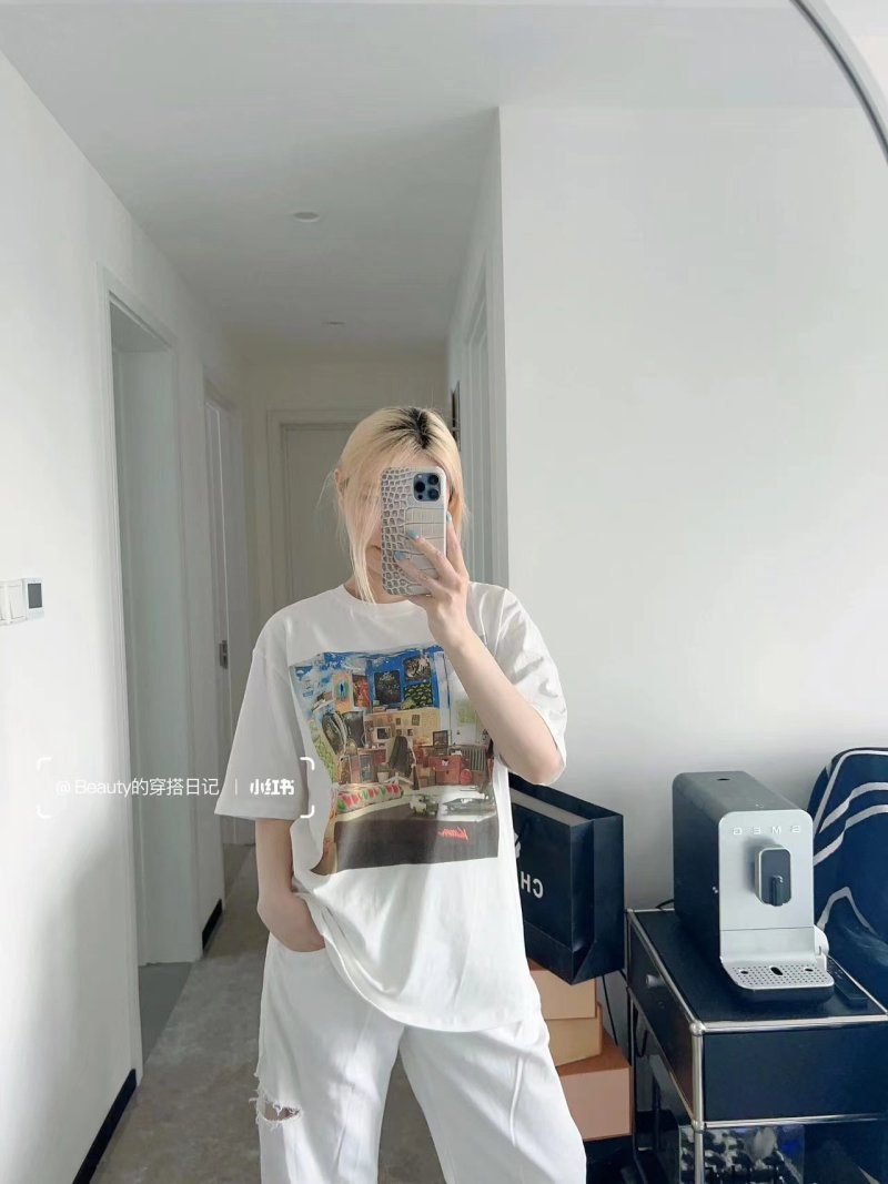 White Graphic Print Short-Sleeve T-Shirt