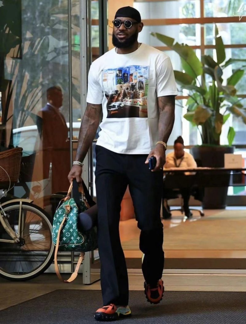 White Graphic Print Short-Sleeve T-Shirt view