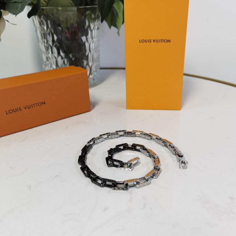 Louis Vuitton Monogram Chain Necklace Silver