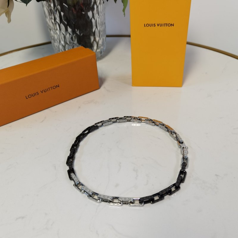 Louis Vuitton Monogram Chain Necklace Silver view